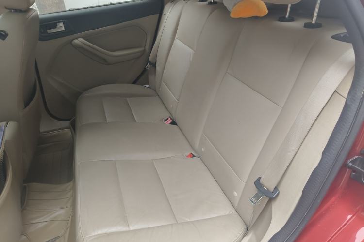 Used Ford Focus 2013 Hatchback Classic 1.8L Automatic Fashion Edition
