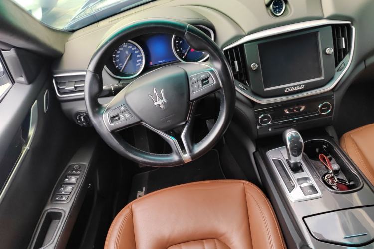 Used Maserati Ghibli 2014 3.0T Standard Edition Steering Wheel