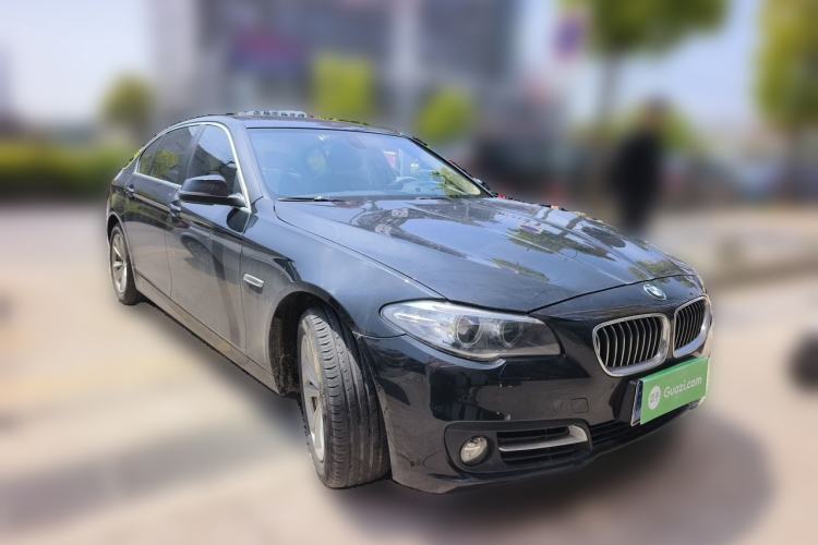 Used BMW 5 Series 2017 520Li Elegant Edition Front Right 45 Deg