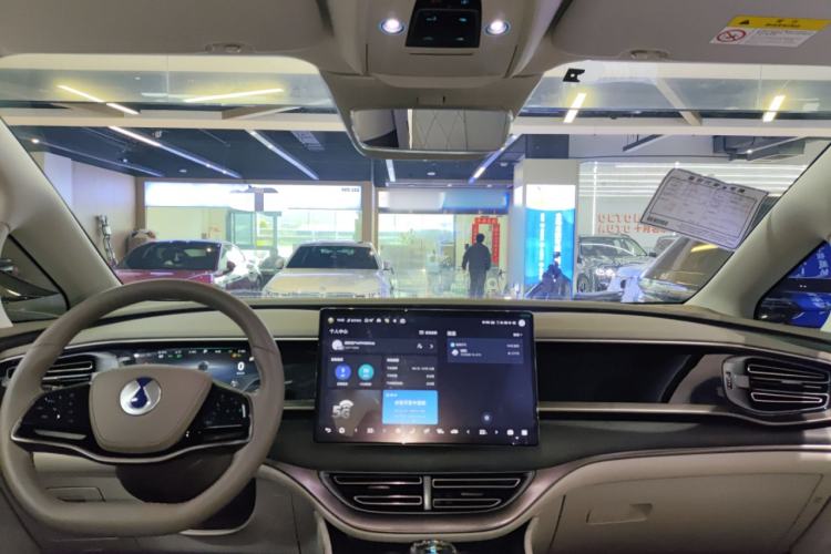 Used Denza D9 2022 DM-i 970 Four-Wheel Drive Prestige Model Center Console