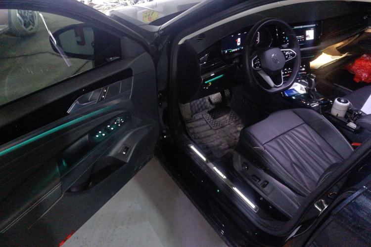 Used Volkswagen Passat 2023 Facelift 330TSI Luxury Edition
