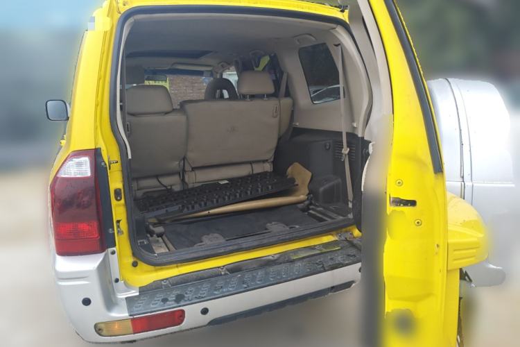 Used Mitsubishi Pajero 2006 3.0L AT GLX Trunk