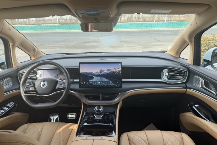 Used Denza D9 2025 DM-i Intelligent Drive 1020 Four-Wheel Drive Flagship Model