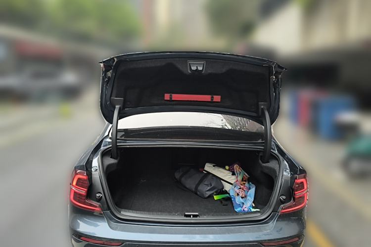 Used Volvo S60 2021 T4 Zhiyuan Luxury Edition Trunk