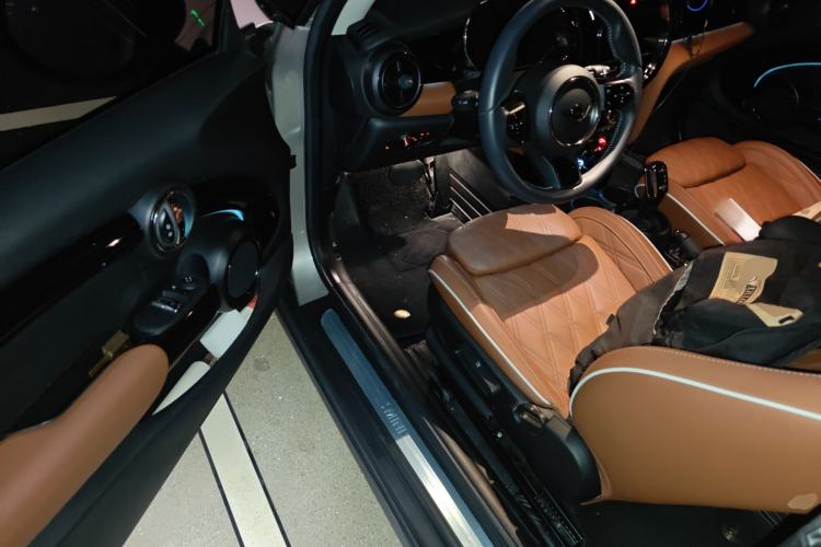 Used MINI 2022 1.5T COOPER Artist