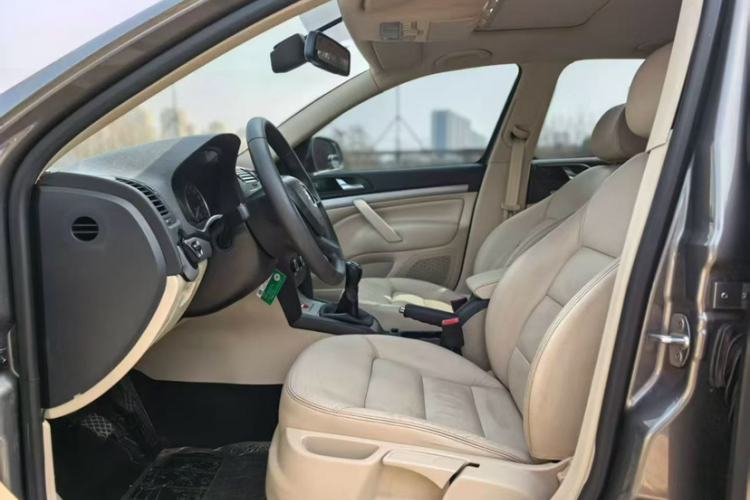 Used Skoda Octavia 2015 Classic Model 1.6L Manual Yijie Edition Exterior 8