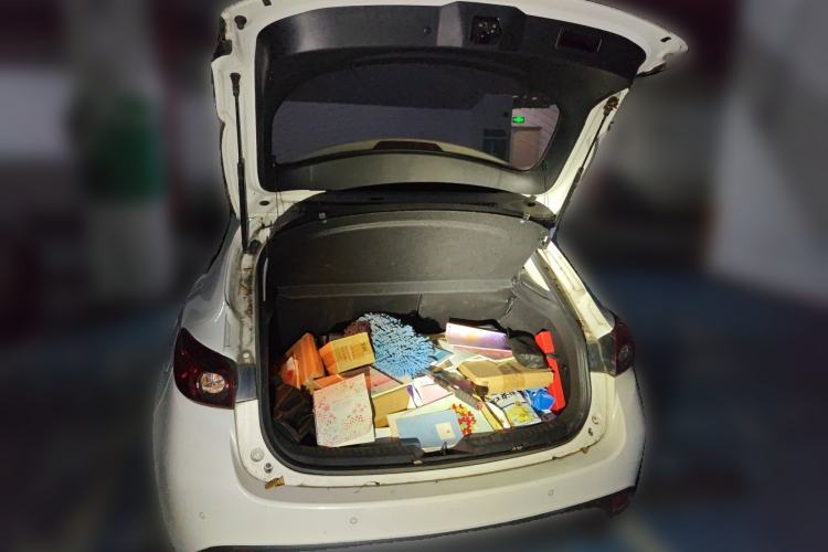 Used Mazda 3 Axela 2016 Hatchback 1.5L Automatic Luxury Model Trunk