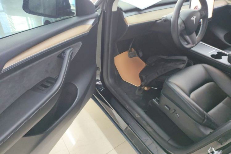 Used Tesla Model Y 2021 Standard Range Rear-Wheel Drive Version
