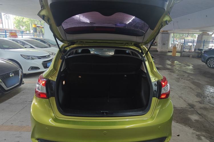 Used Nissan Tiida 2016 1.6L CVT Cool Dynamic Edition Trunk