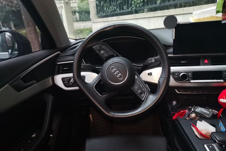 Used Audi A4L 2020 40 TFSI Luxury Dynamic Model
