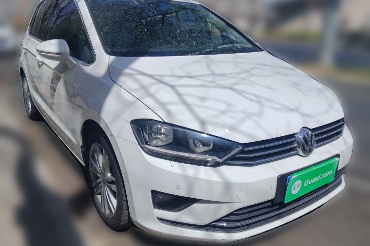 Used Volkswagen Golf Sportsvan 2018 230TSI Automatic Luxury Model Front Right 45 Deg