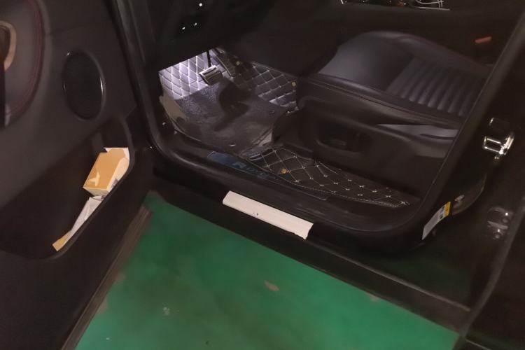 Used Land Rover Discovery Sport 2020 249 PS R-Dynamic Performance Edition Driver Seat