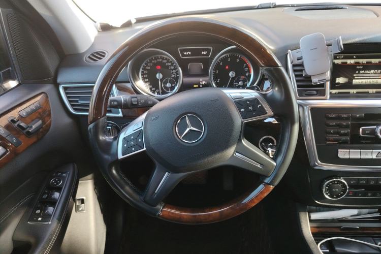 Used Mercedes-Benz M-Class 2014 ML 400 4MATIC Luxury Model