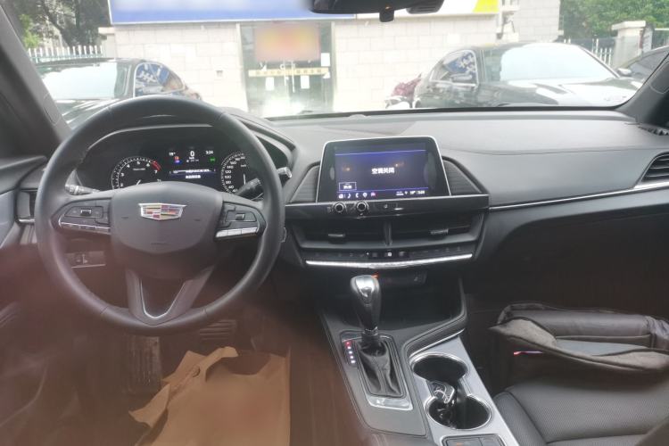 Used Cadillac CT4 2022 28T Luxury Edition Center Console