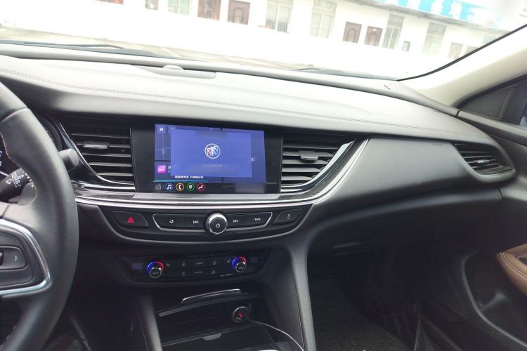 Used Buick Regal 2020 552T Luxury Version Center Console