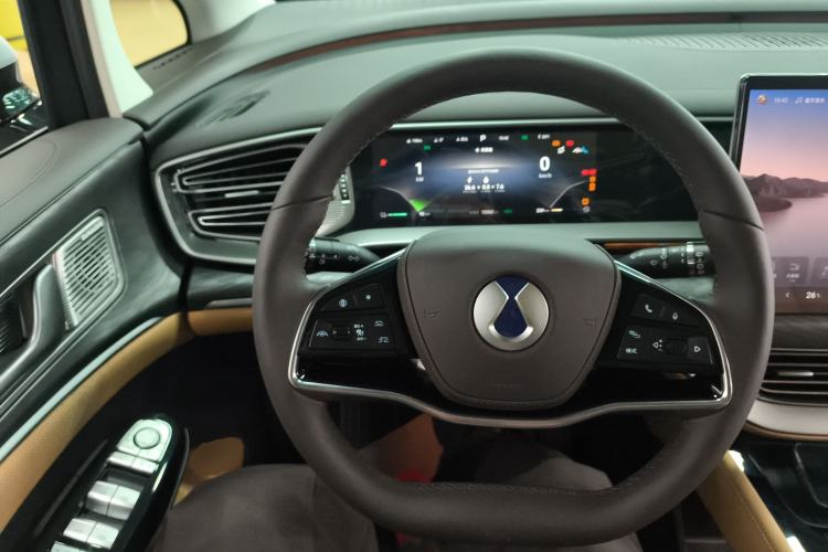 Used Denza D9 2024 DM-i 980 Four-Wheel Drive Prestige Model Steering Wheel