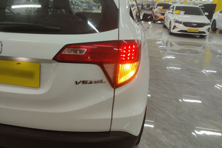 Used Honda Vezel 2016 1.8L CVT Front-Wheel Drive Pioneer Edition
