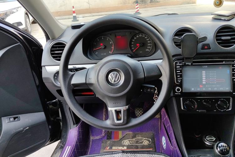 Used Volkswagen Jetta 2013 1.6L Manual Comfort Model Steering Wheel