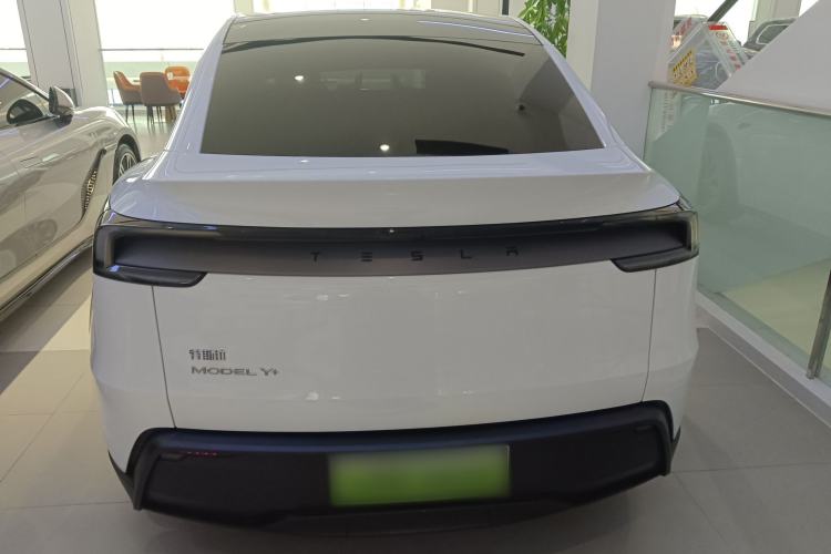 Used Tesla Model Y 2025 Long-Range All-Wheel-Drive Version