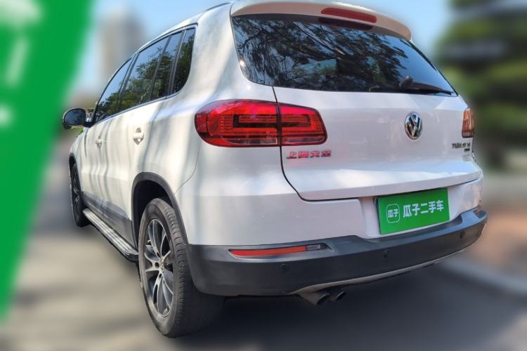 Used Volkswagen Tiguan 2015 1.8TSI Automatic All-Wheel-Drive Luxury Model Rear Left 45 Deg