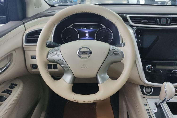 Used Nissan Murano 2019 2.5L XL Two-Wheel Drive Smart Connect Luxury Edition China VI Standard Steering Wheel