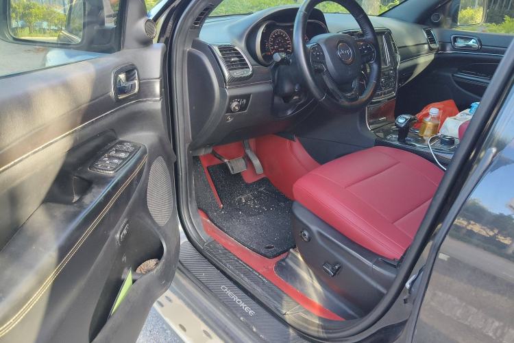 Used Jeep Grand Cherokee 2012 3.6L Flagship Navigation Edition