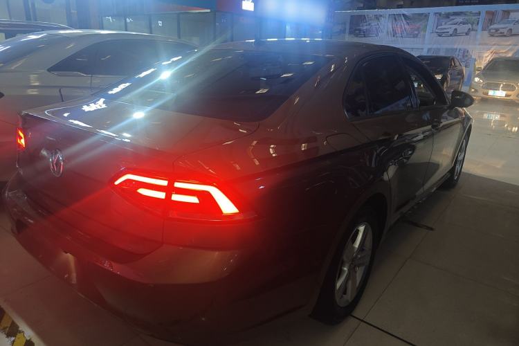 Used Volkswagen Lamando 2015 230TSI DSG Fashion Edition Rear Right 45 Deg