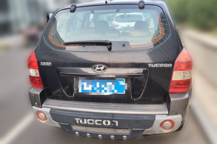 Used Hyundai Tucson 2009 2.0L Automatic Two-Wheel Drive with Sunroof Trunk