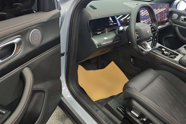 Used NETA L 2024 Extended-Range 310 Flash-Charge Red Edition
