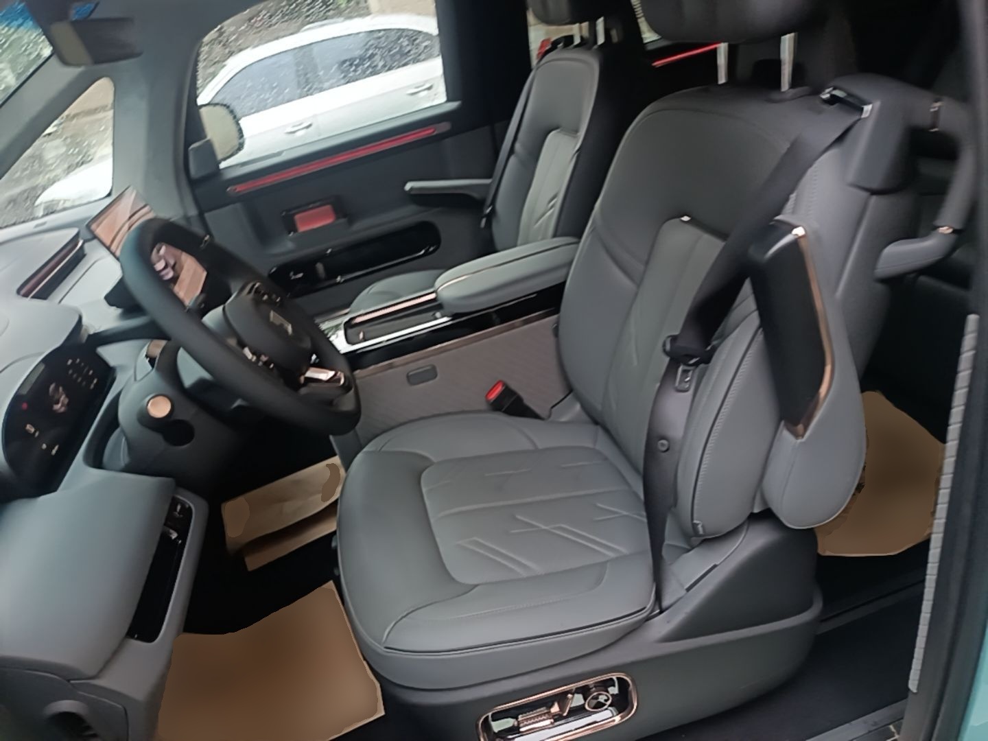 Zeekr MIX 2025 Intelligent Driving Version — снимка 17