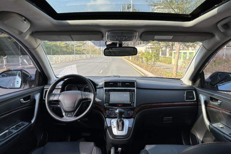 Used Haval H6 2014 Sport Edition 2.4L Automatic Elite Model Interior 2