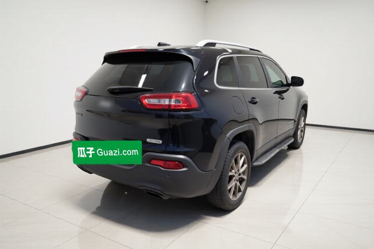 Used Jeep Cherokee 2016 2.4L Leading Smart Version Rear Right 45 Deg