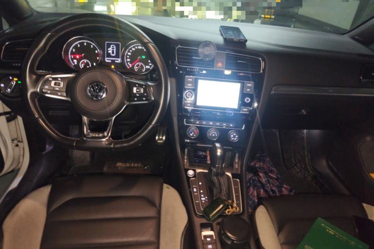 Used Volkswagen Golf 2018 280TSI Automatic R-Line Model Center Console