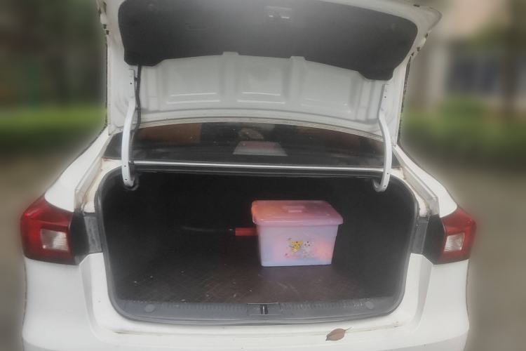 Used Roewe 360 2015 1.5L Automatic Luxury Edition Trunk