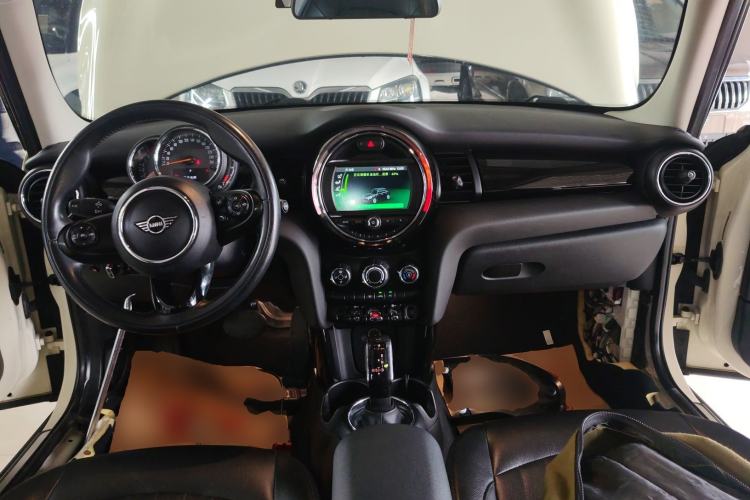 Used MINI 2018 1.5T ONE PLUS Five-Door Edition Center Console