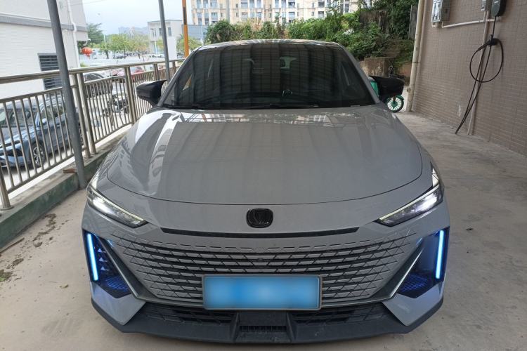 Used CHANGAN UNI-V 2022 1.5T Prestige Version Front