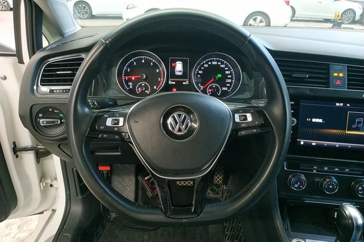 Used Volkswagen Golf 2019 1.8TSI Travel Edition