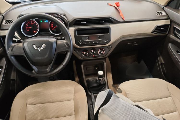 Used Wuling Hongguang 2019 1.5L S Standard Version China VI LAR