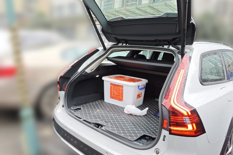 Used Volvo V90 2023 Cross Country B5 AWD Smart Range Edition
