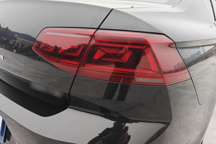 Used Volkswagen Magotan 2023 2 Million Units Limited Edition 330TSI DSG Leading Version