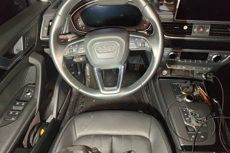 Used Audi Q5L 2020 Updated 40 TFSI Prestige Fashion Edition Steering Wheel