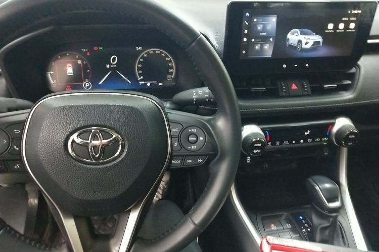 Used Toyota Wildlander 2023 2.0L CVT Two-Wheel Drive Luxury PLUS Edition Center Console