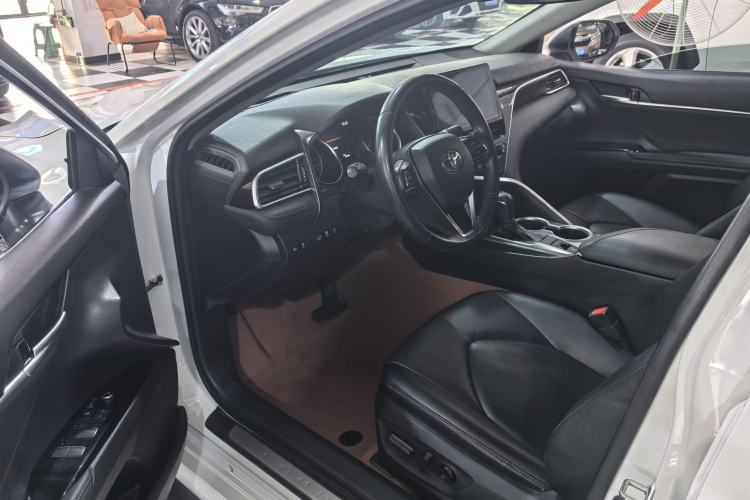 Used Toyota Camry 2021 2.0G Luxury Edition
