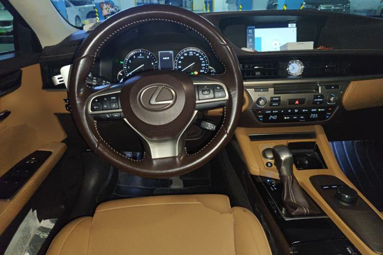 Used Lexus ES 2015 200 Elite Edition
