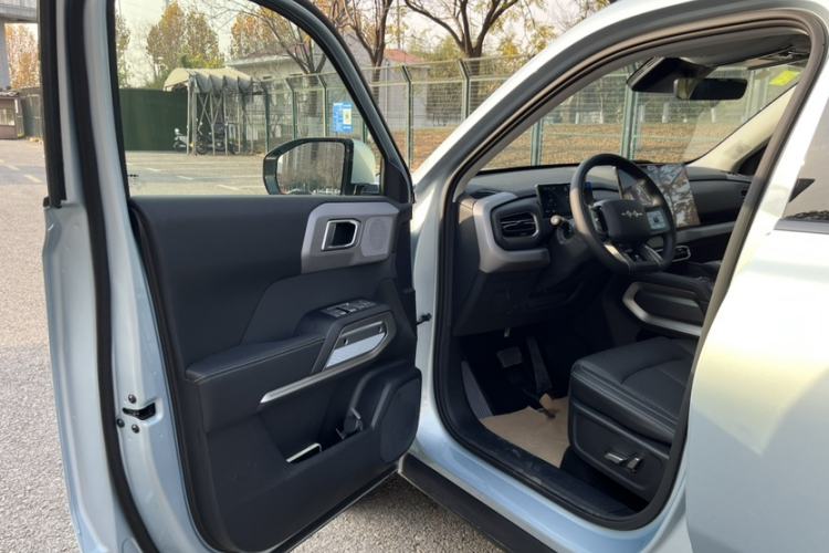 Used Formula Leopard Titanium 3 2025 501 km Range Rear-Wheel Drive Intelligent Driving Max Edition