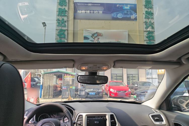 Used Jeep Compass 2019 220T Automatic Enjoyment Version
