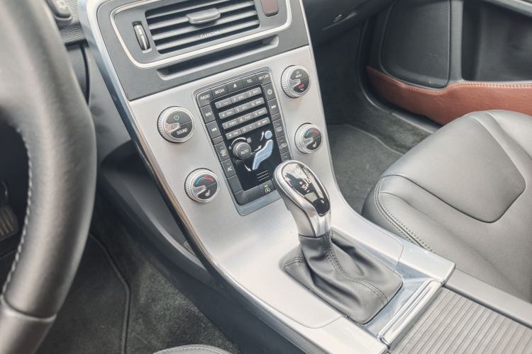 Used Volvo V60 2016 T5 Zhiyi Edition