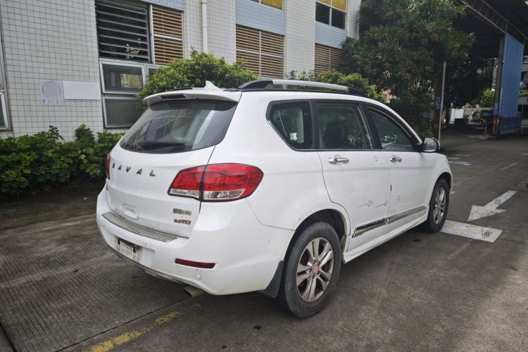 Used Haval H6 2014 Upgraded Model 2.0T Diesel Manual Two-Wheel Drive Elite Version