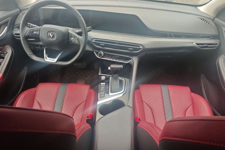 Used CHANGAN Eado 2021 PLUS Blue Whale NE 1.4T GDI DCT Prestige Model Center Console