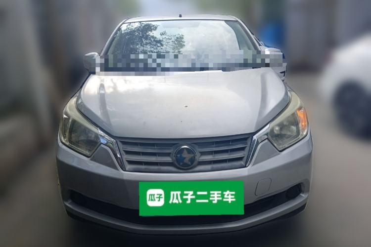 Used Venucia R50 2013 1.6L Automatic Fashion Edition Front